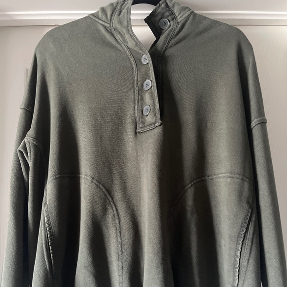 Half button up sweater - Picture 1 of 1